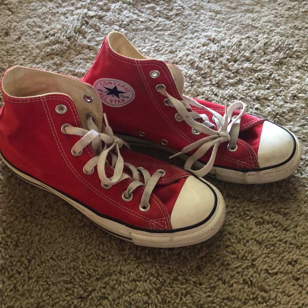 Converse Women’s 8 men’s 6 red